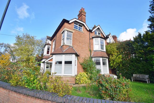 Flat for sale in Clifton Road, Rugby