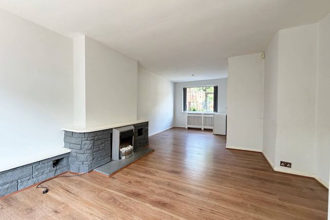 249 Armley Ridge Road, LEEDS photo 2