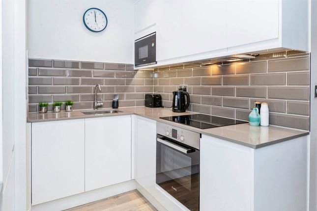 Flat for sale in Clivemont Road, Maidenhead