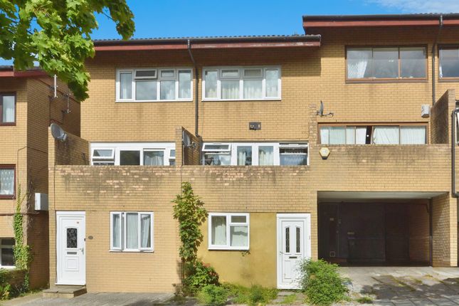 26, Marigold Place, Milton Keynes photo 2