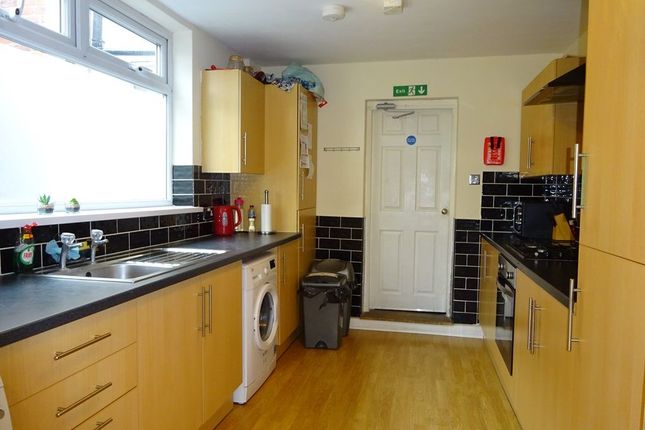 Room 1, 74 De La Pole Avenue, Hull photo 2