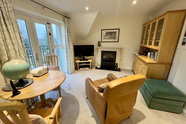 27 Beech Grove, Hammond Way, Yateley photo 3