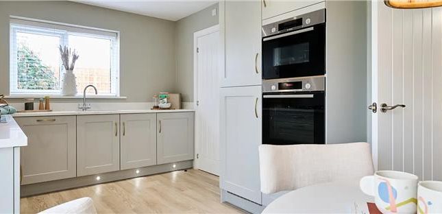 5015, Acacia Lane, Hollyhock Way, Burton-On-Trent photo 3