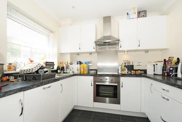 Flat to rent in Reliance Way, Oxford