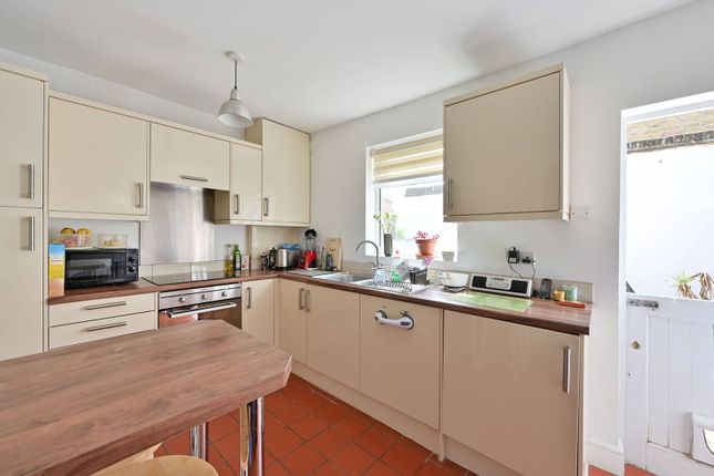 Thumbnail Cottage to rent in Crooked Billet, Wimbledon Village, London