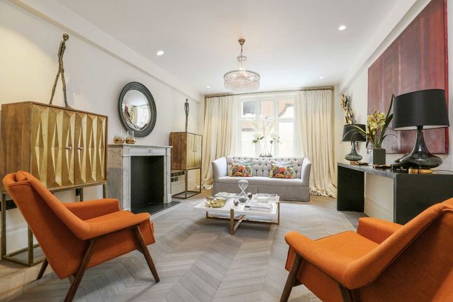 Flat 26, Chesterfield House, South Audley Street, London photo 2