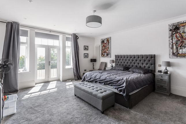 Flat to rent in Ref: My - Horsehill, Norwood Hill