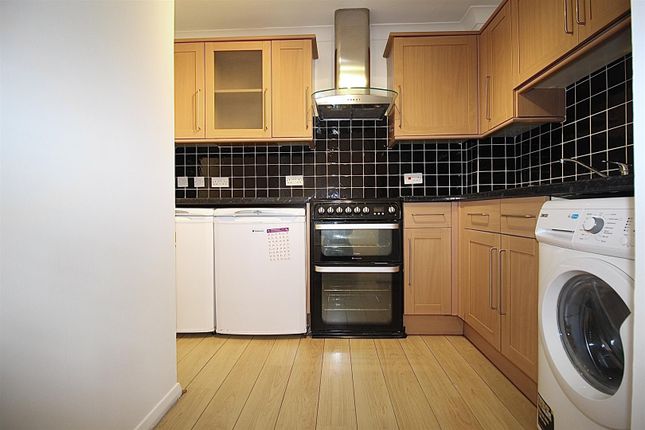 20, Friends Avenue, Waltham Cross photo 4
