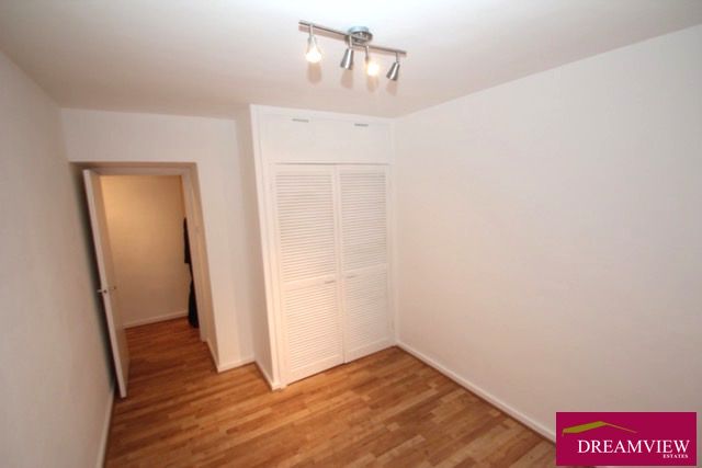 Flat to rent in Brampton Grove, Hendon