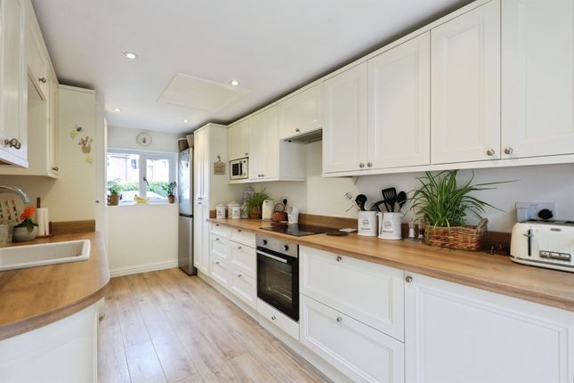 5, Birdhaven Close, Warwick photo 3