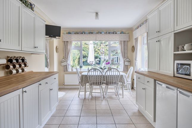 1361608-11-68E676...