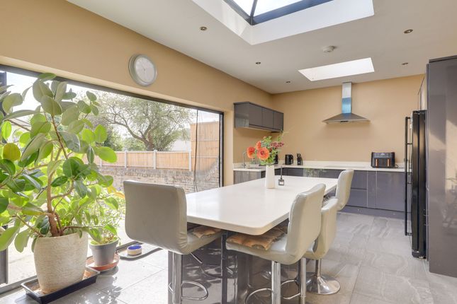 57 Broadfield Road, London photo 3