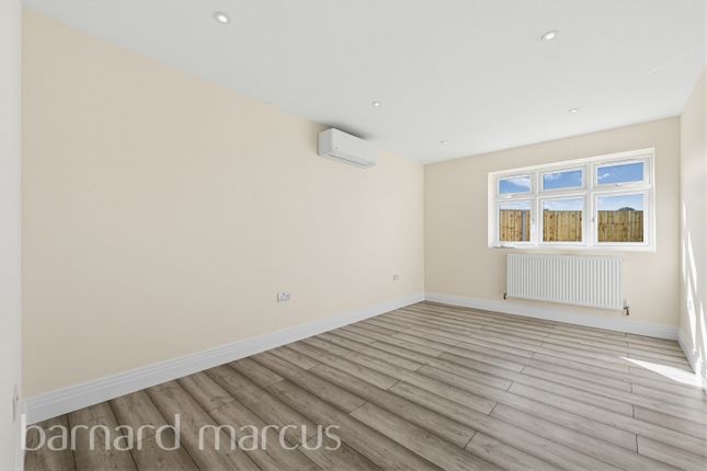 9, Smallholdings, Clockhouse Lane, ASHFORD photo 4
