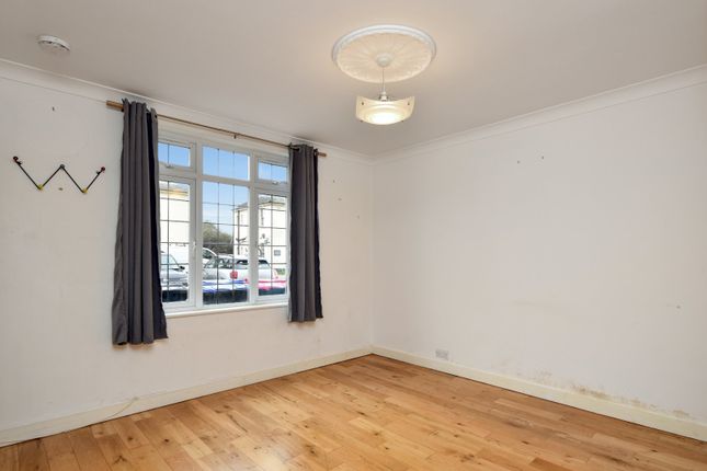 16, The Cottages, Shoeburyness photo 2