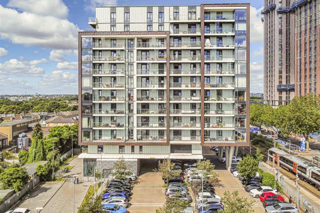 Thumbnail Flat for sale in Gateway Apartments, 11 Station Approach, Hoe Street, London