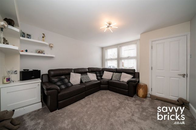 Terraced house for sale in Cardiff Road, Watford