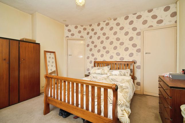 87, Marsh Street, Bradford photo 4
