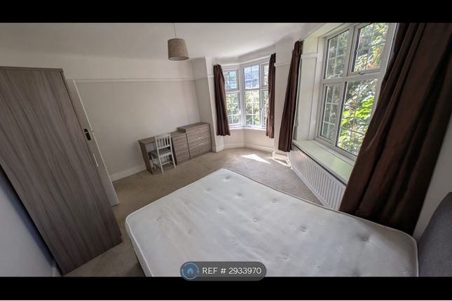 Flat, Pine Mansions Vale Road, Bournemouth photo 2