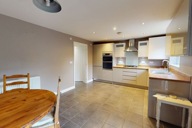 College Drive, Glos photo 5