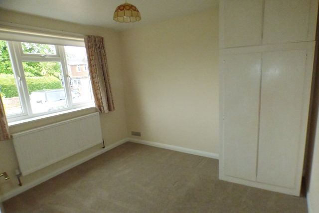 Bungalow to rent in The Mede, Topsham, Exeter