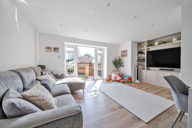 4A,, Hawes Road, Bromley photo 3
