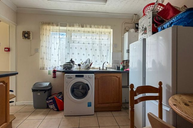 Room 4, 20, Lisburn Road, Newmarket photo 5