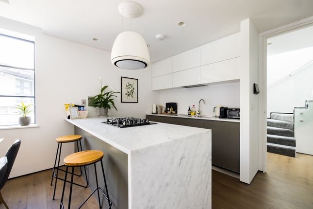 Thumbnail Flat to rent in Webber Street, London