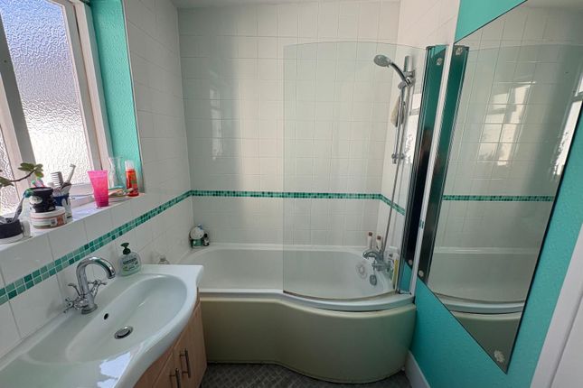Flat 2 16 Whippingham Road, Brighton photo 4