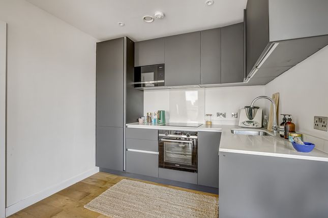 Flat for sale in 12 Dock Street, London