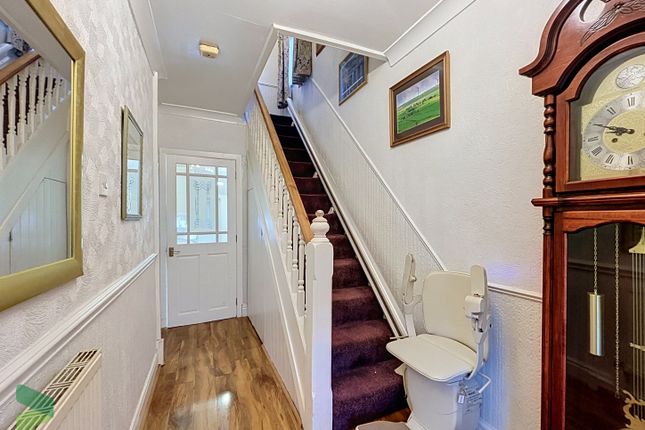 21, Avallon Way, Darwen photo 3