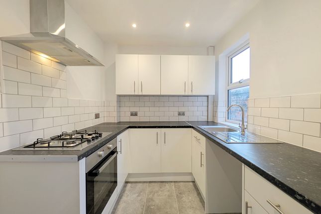122 Milton Road, Widnes photo 3