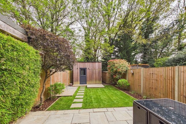 101 Mount Park Road, Pinner photo 3