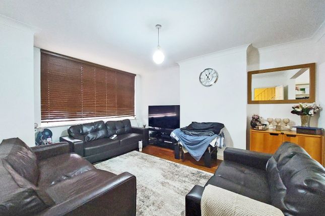 61, Bouverie Road, Harrow photo 3