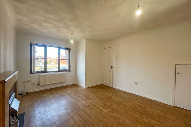 13, Fern Drive, North Walsham photo 4