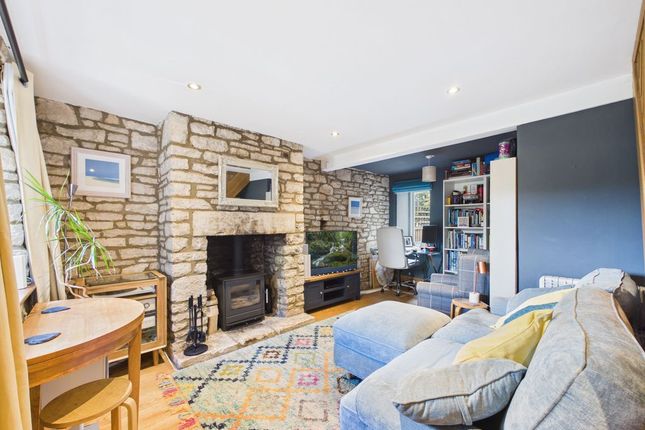 3, Youngs Cottages, Stroud photo 2