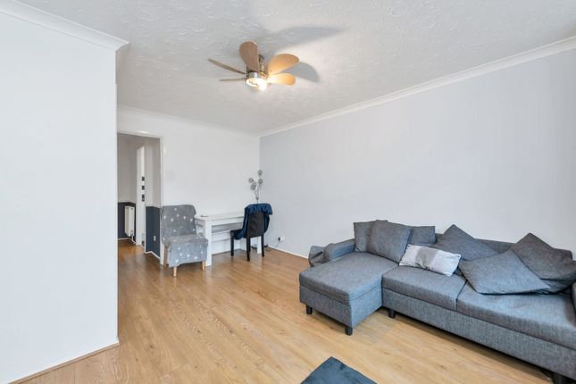 40 Russet Way, Royston photo 3