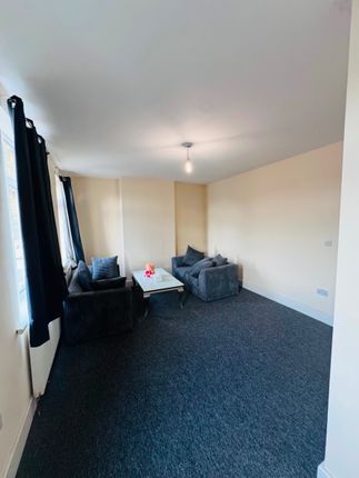 Porters Avenue, Dagenham photo 5