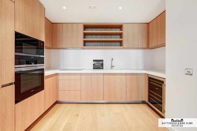 805 Pico House, 2 Prospect Way, London photo 2