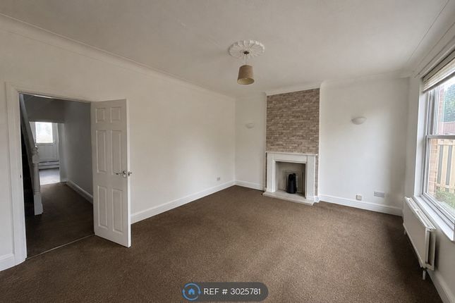 B Chigwell Road, Woodford Green photo 3