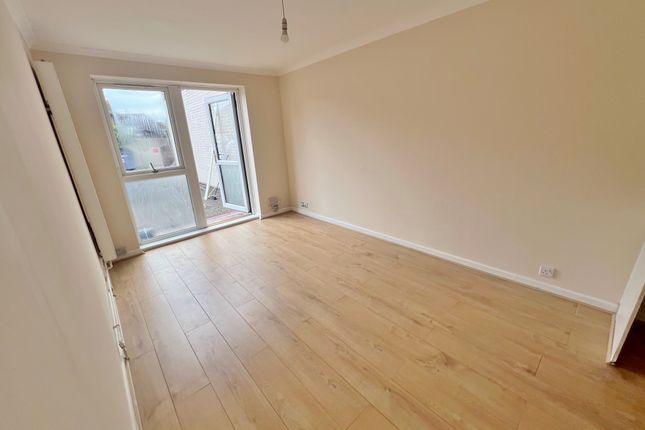 Flat 2 Wellington Court, 26, Waterloo Road, Havant photo 2