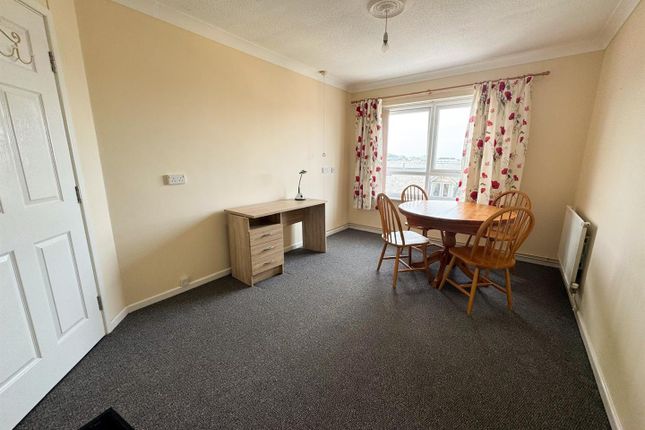 Flat 23, Llys Yr Hen Ysgol, Aberystwyth photo 5