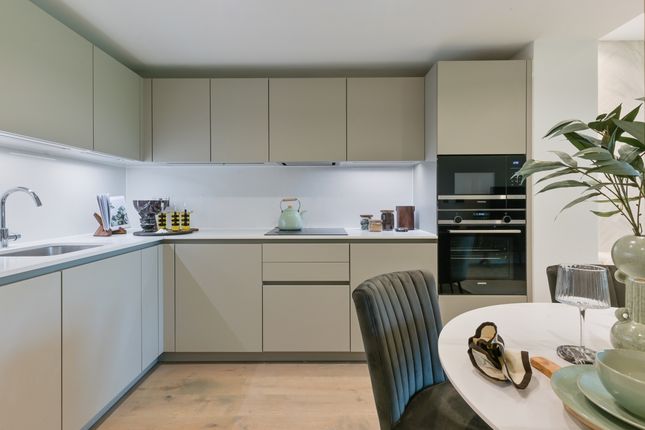 902, Empire House, 414, Chiswick High Road, London photo 4
