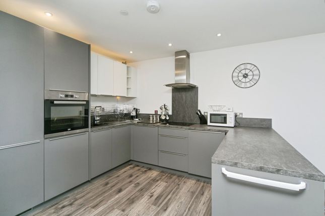 Apartment 7, Cedar Court, 65, Victoria Park, Conwy photo 4