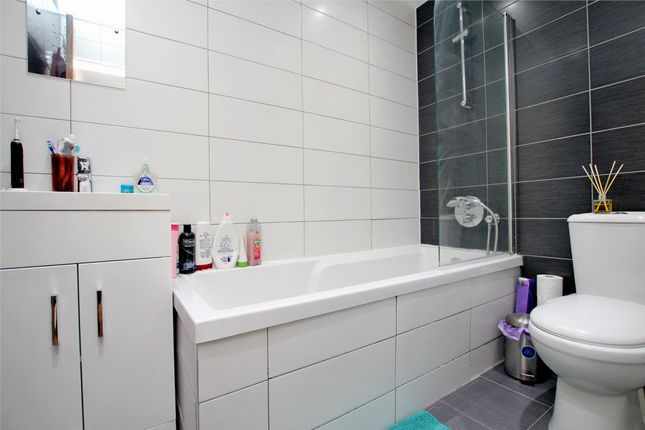 Flat 3 5 Barnett Street, London, London photo 5