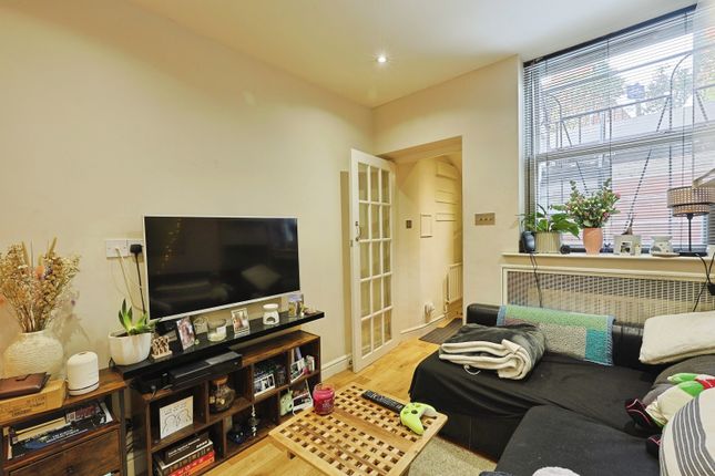65b, Edith Grove, London photo 4