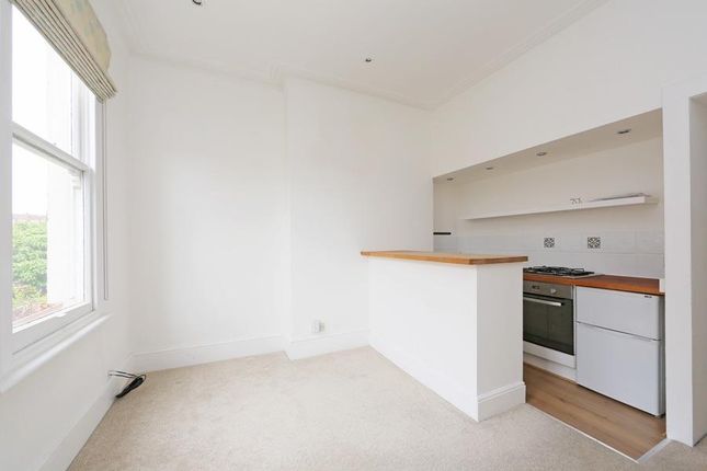 Thumbnail Flat to rent in Rowfant Road, London
