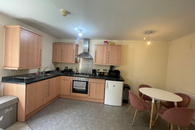 Flat to rent in The Ridings, Prenton, Wirral