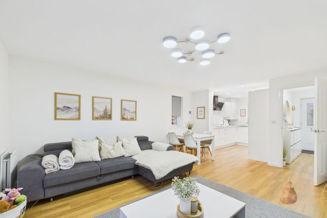 3 Lavender Close, Worthing photo 4
