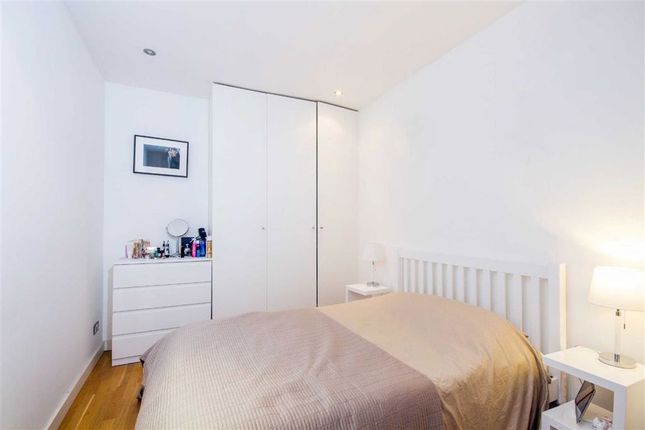 Flat 2, 107, Clifton Street, London photo 4