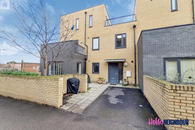 Thumbnail Terraced house to rent in Wells Mews, London